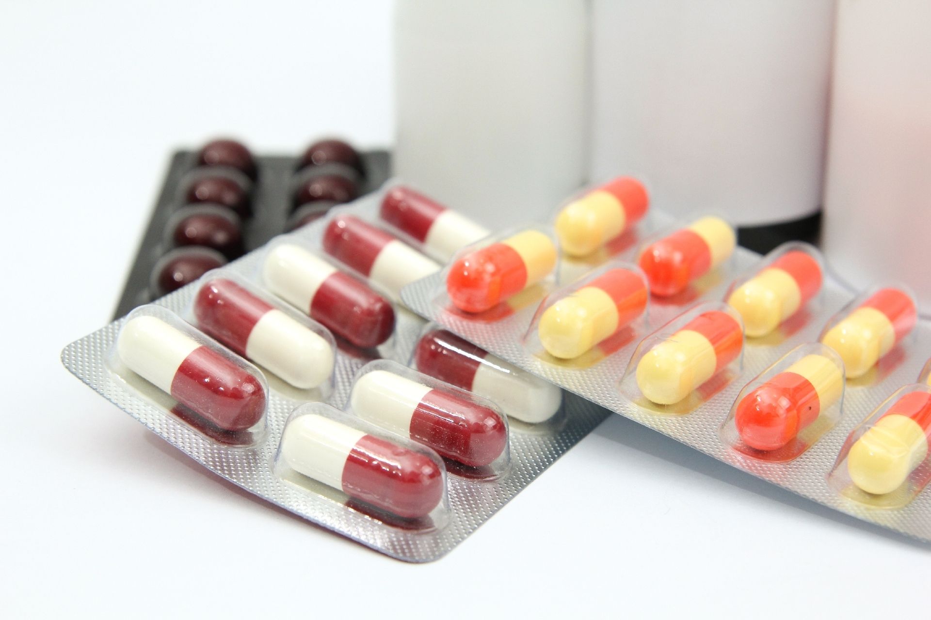 導入に向け検討へ、リフィル処方箋で何が変わる？ 薬のみ調剤してもらう権利のメリットとデメリットとは(1/4) | JBpress(日本ビジネスプレス)
