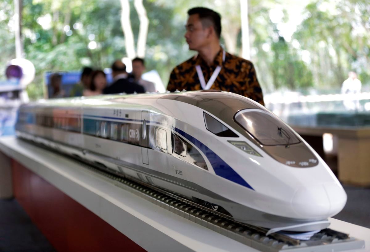 中国にさらわれたインドネシア高速鉄道プロジェクトはいま　予想外に膨らんだコスト、営業開始から数年で経営破綻の可能性も