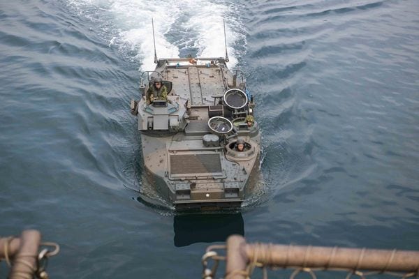 陸自水陸機動団は“島嶼奪還”部隊ではない 米海兵隊との“共同訓練”を