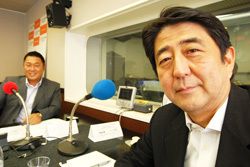 「マット安川のずばり勝負」ゲスト：安倍晋三／前田せいめい撮影