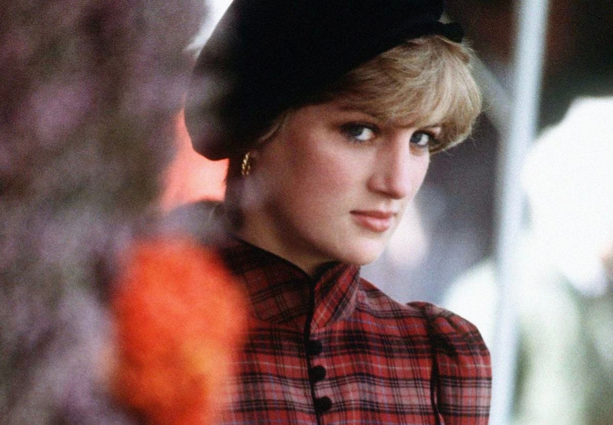 モノクロ写真ダイアナ妃の生写真1983年カナダの首都オタワ25センチ×29