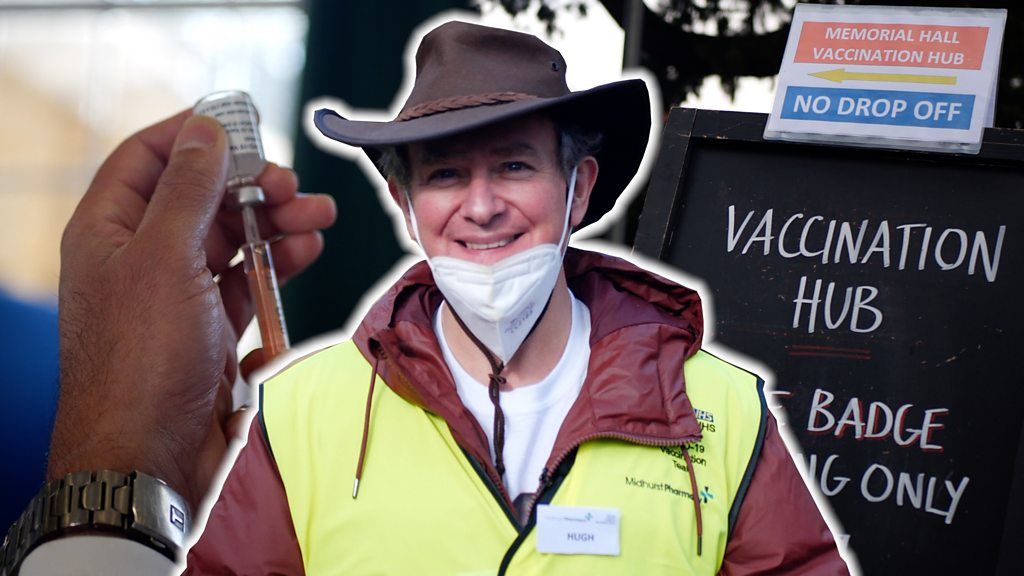 「ダウントン・アビー」の人気英俳優、地元のワクチン接種会場でボランティア