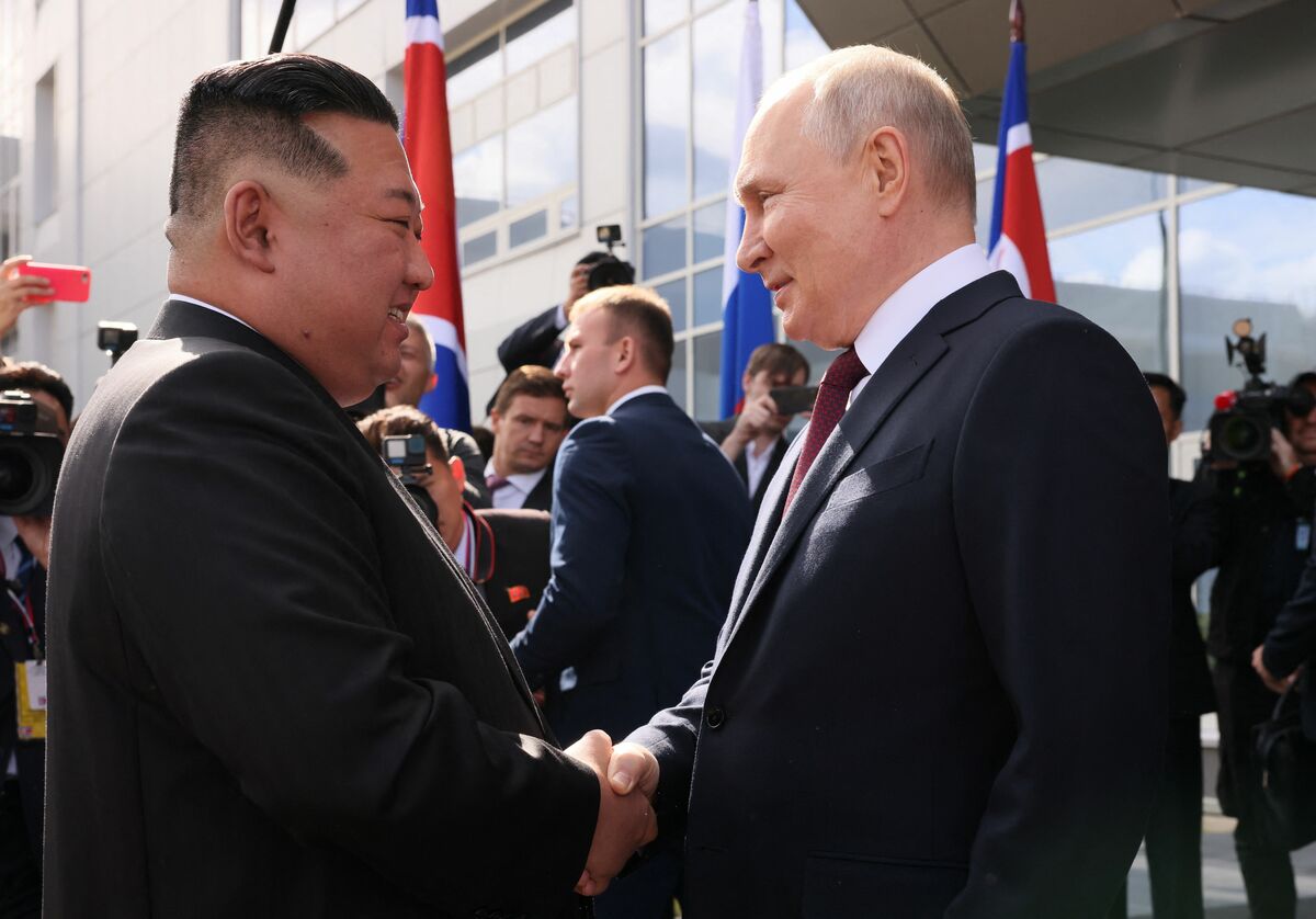 レアさ新品 朝露友好軍事同盟記念 金正恩とプーチンのマグカップ
