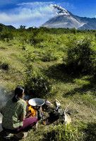 ＜ジャワ島中部地震＞ムラピ山、火山活動やや沈静化か - インドネシア