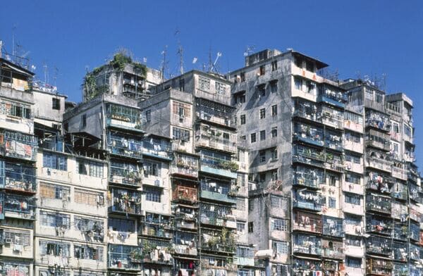 伝説のスラム街「九龍城砦」、かつて2.7haに5万人も住んでいた