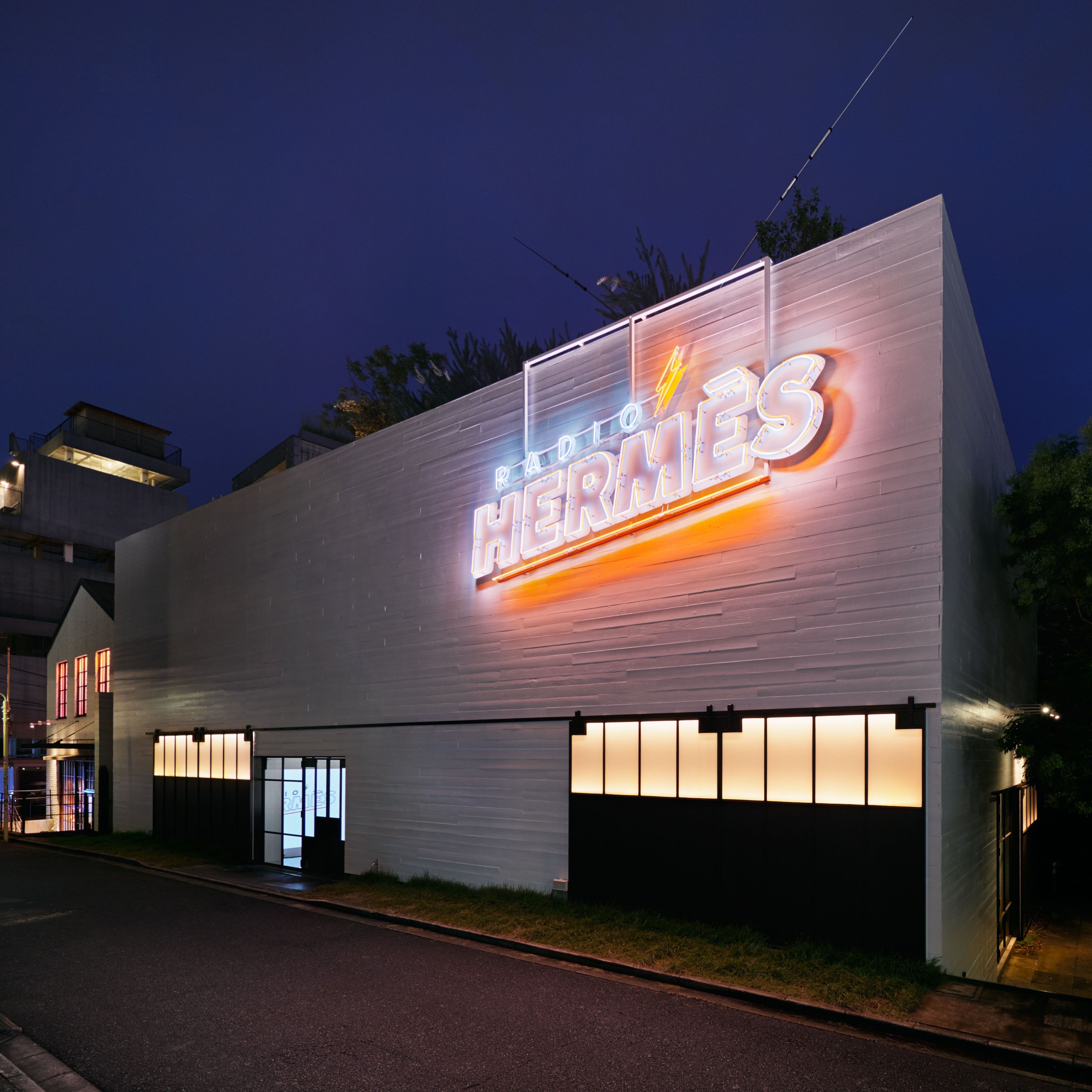 HERMES エルメス 銀座店限定 ラジオ 稼働未確認 HERMES エルメス 銀座