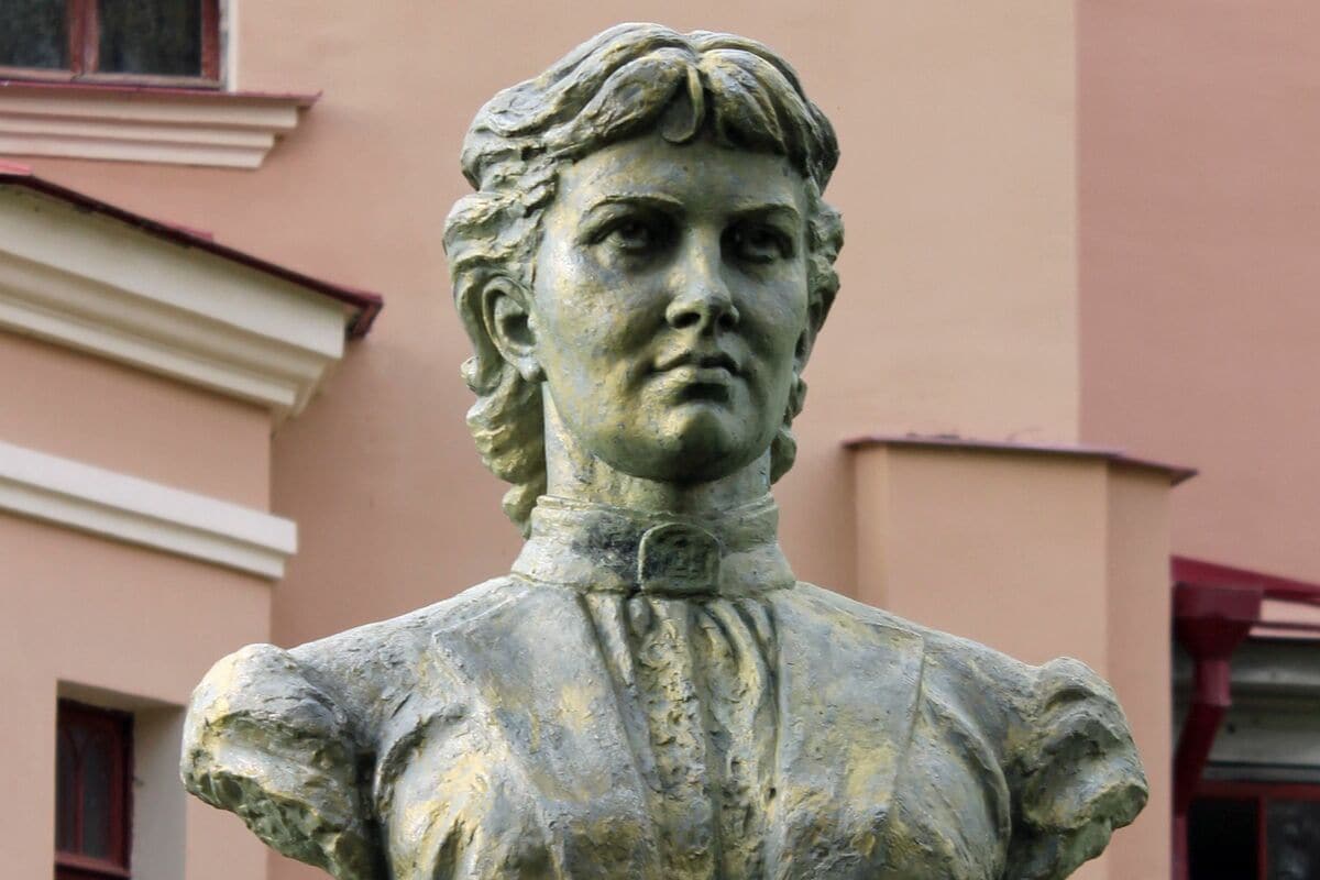 ロシア人初の女性大学教授、ポアンカレ予想、村上春樹の名訳