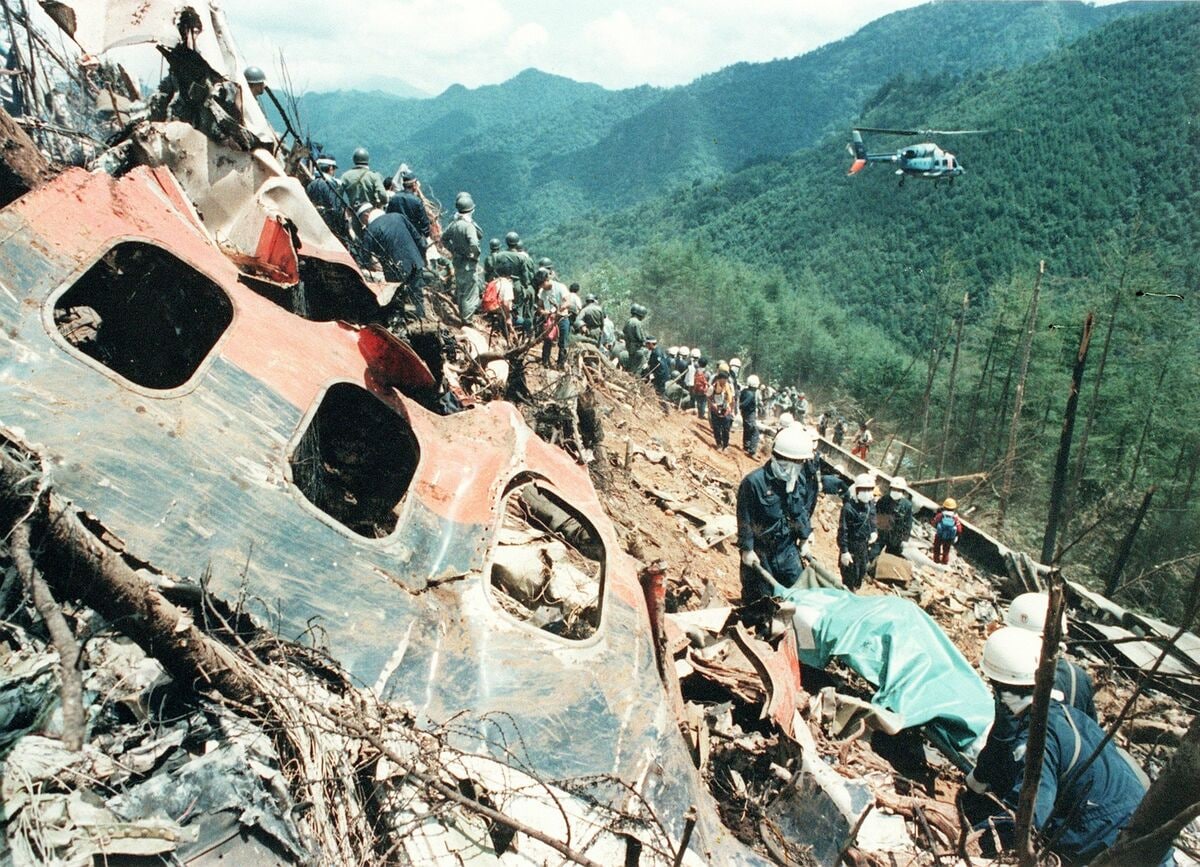 【日航機墜落事故】4人の生存者の救出劇、そしてその後の人生 | JBpress (ジェイビープレス)