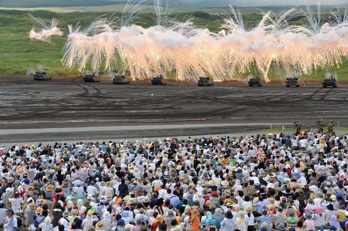 こけおどしのショー 総火演 はやっても無意味 元海兵隊大佐が批判 自衛隊の能力不足を誤魔化す 歌舞伎 だ 2 5 Jbpress ジェイビープレス