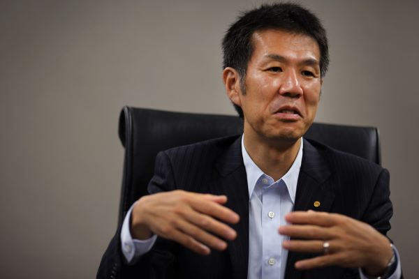 エンジン不正で最悪の事態に陥った日野自動車を待ち受ける“延命シナリオ” カギを握る親会社トヨタの「落とし前のつけ方」(2/4