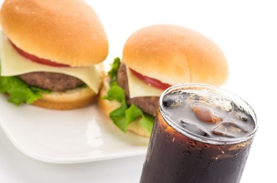 ハンバーガーとコーラ