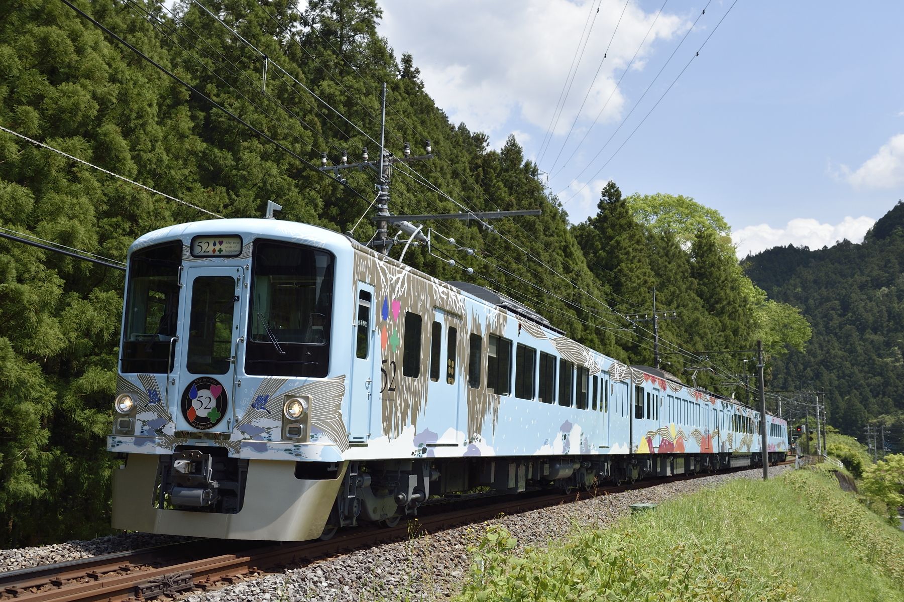 首都圏から秩父を走るレストラン列車・西武鉄道「52席の至福」の魅力、客席はまさに豪華レストランそのもの日本の鉄道「車両」旅（第8回） - 豊かに生きる
