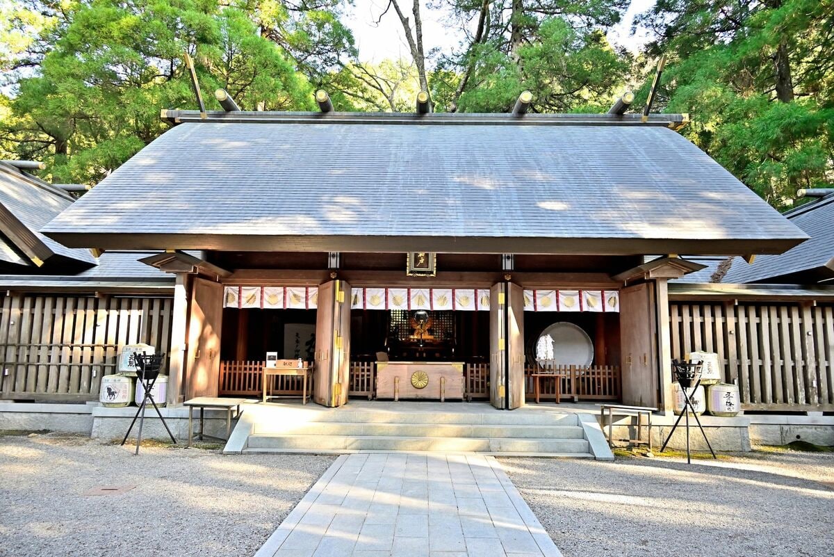 写真ギャラリー2枚め｜神話の舞台・高千穂峡、「岩戸開きの神話」で