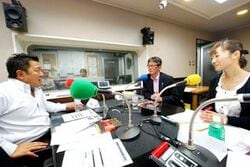 「マット安川のずばり勝負」スタジオ風景／マット安川、西村幸祐、加藤知華／前田せいめい撮影