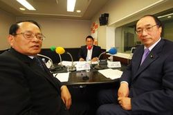 「マット安川のずばり勝負」ゲスト：平沢勝栄、中川まさはる／前田せいめい撮影