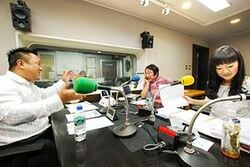 「マット安川のずばり勝負」スタジオ風景/マット安川、青山繁晴、加藤知華/前田せいめい撮影