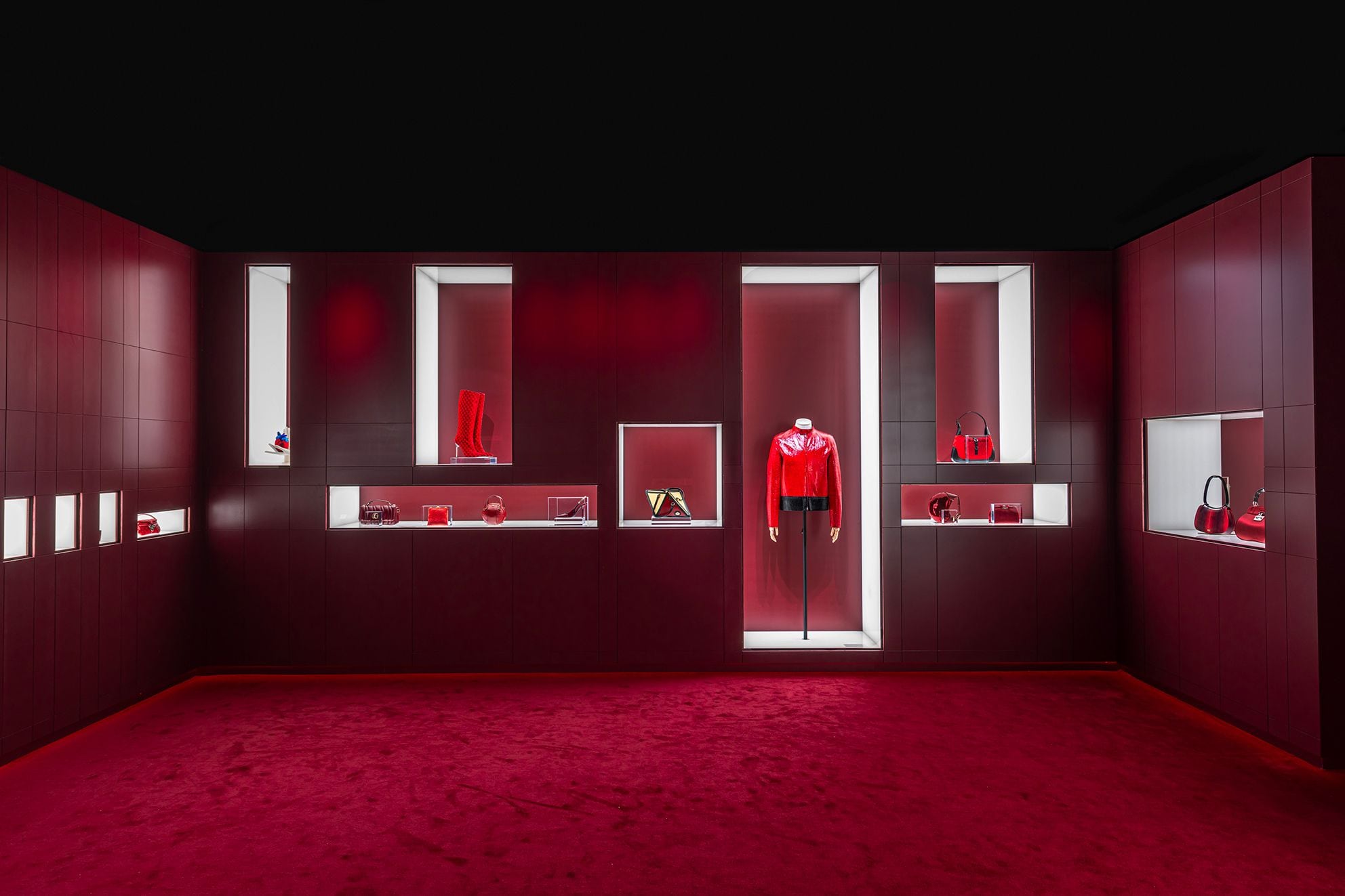 世界巡回展「GUCCI COSMOS」京都で開幕。ブランド好きでなくても見る