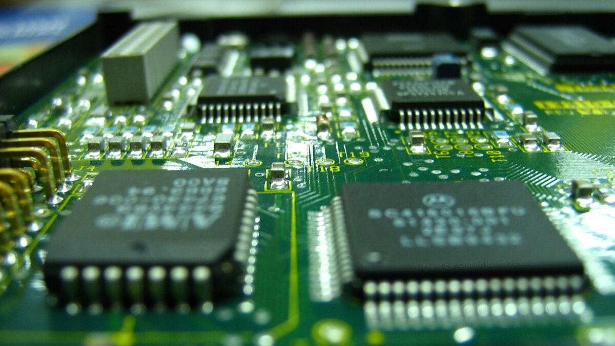 国家の命運を賭けた米中「半導体戦争」、その中で日本が生き残る