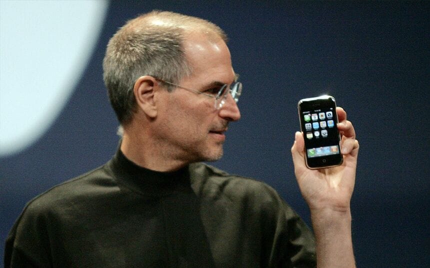 共食い上等、食われる前に食う」iPodを葬ってまでiPhoneを発売した