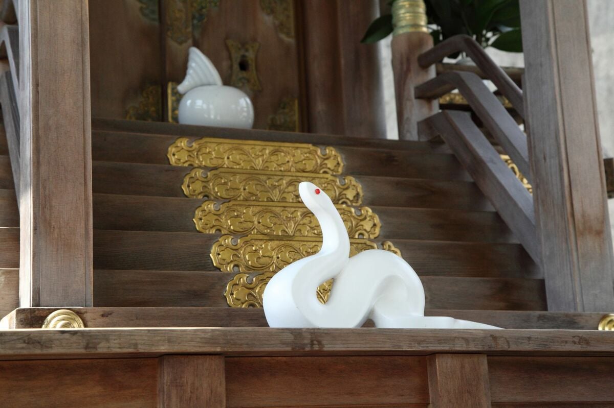 ⭐️エル⭐️ 特大の白蛇様三体☆ 白蛇 大帯 フラワーオブライフ 孔雀 羽 金 ⭐️エル⭐️ 特大の白蛇様三体☆ 白蛇 大帯 フラワーオブライフ