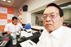 「マット安川のずばり勝負」ゲスト：平沢勝栄／前田せいめい撮影