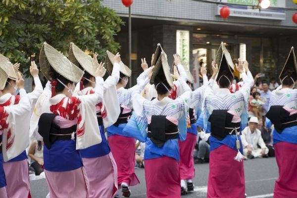 阿波踊り恐るべし 座敷牢を抜け出して踊りまくる家老がいた 江戸時代から徳島熱狂 変装して踊る藩士も 1 5 Jbpress ジェイビープレス