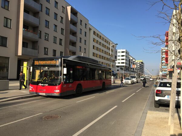 ウィーンの路線バス（写真：筆者撮影） 