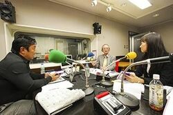 「マット安川のずばり勝負」スタジオ風景／マット安川、宮崎正弘、加藤知華／前田せいめい撮影