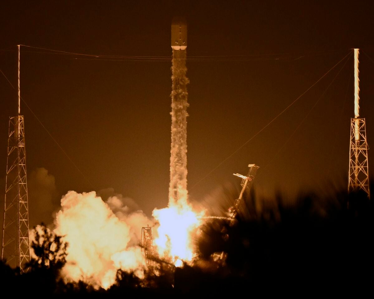 アマゾン、競合のスペースXからロケット3機調達 23年10月に打ち上げた