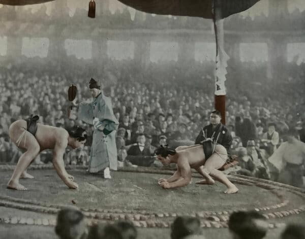 土俵はない、行司もいない」平安時代の古式相撲から現代へ、日本相撲