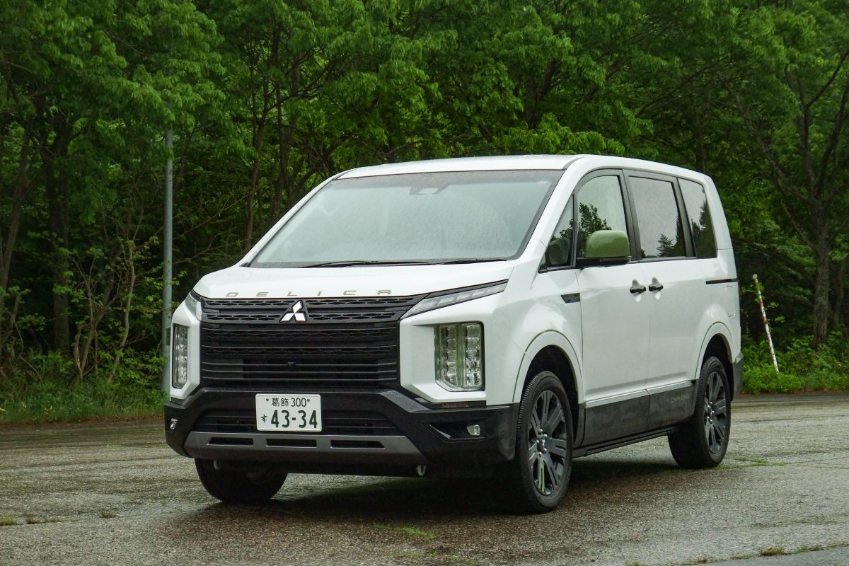 三菱自動車の古参モデル「デリカD:5」はなぜ18年以上もフルモデル