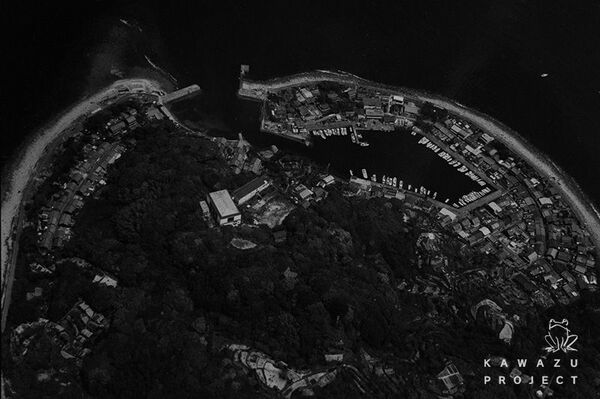 港の周囲にひしめく住宅(写真:田中幸寿氏提供)