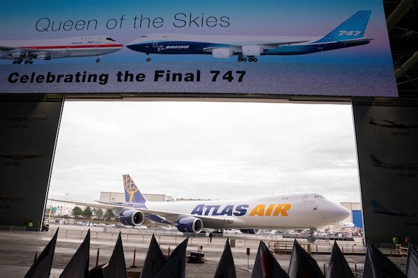 なぜ米大統領専用機にはジャンボジェット「ボーイング747」が使