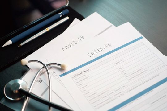 新型コロナウイルスでの入院や死亡でも保険金の支払い対象になる