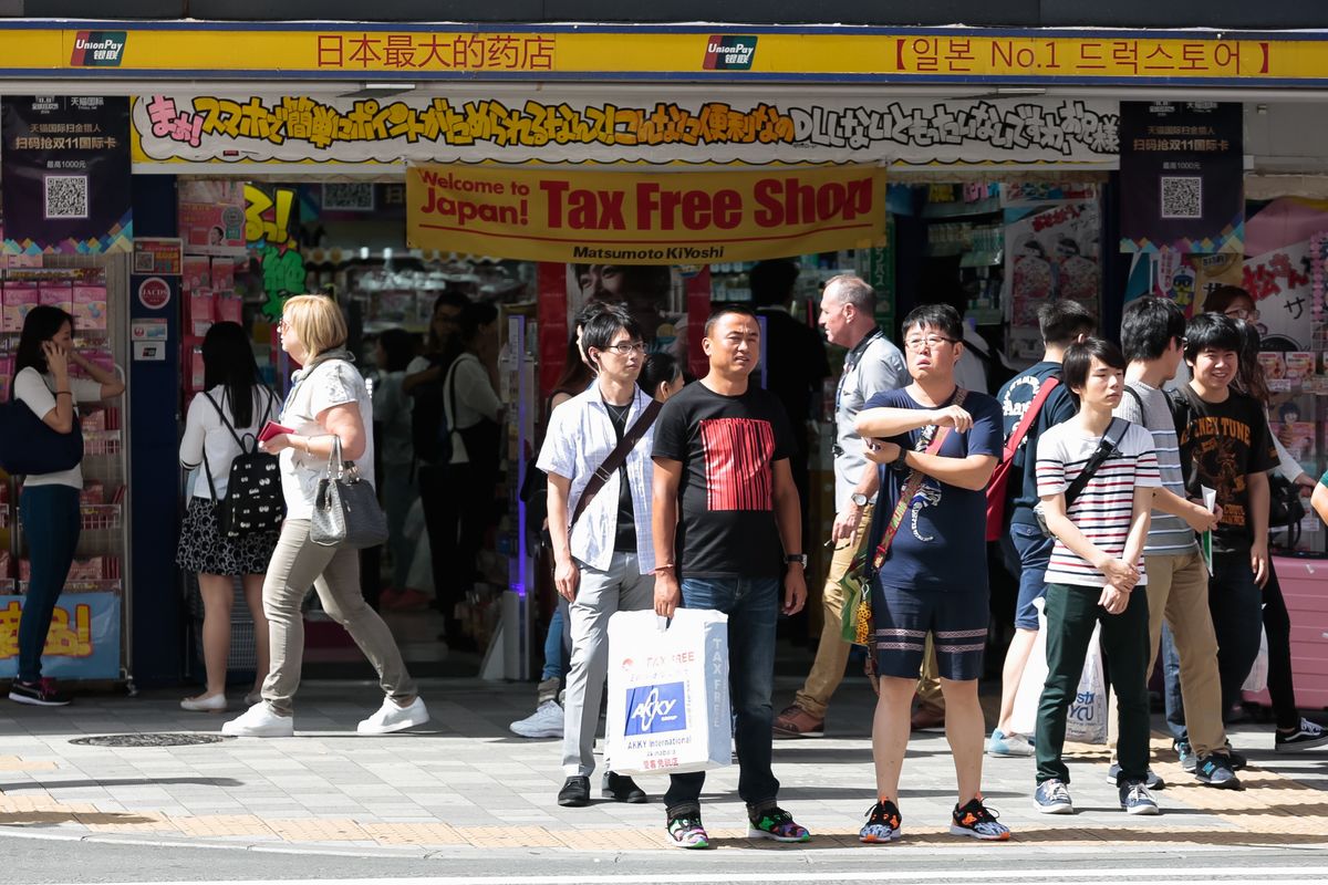 韓国人観光客の受け入れ解禁、爆買い旅行者が買いたくてウズウズしているモノ 文在寅政権の「NO JAPAN」から3年、近くて遠かった日本にようやく(1/4)  | JBpress (ジェイビープレス)