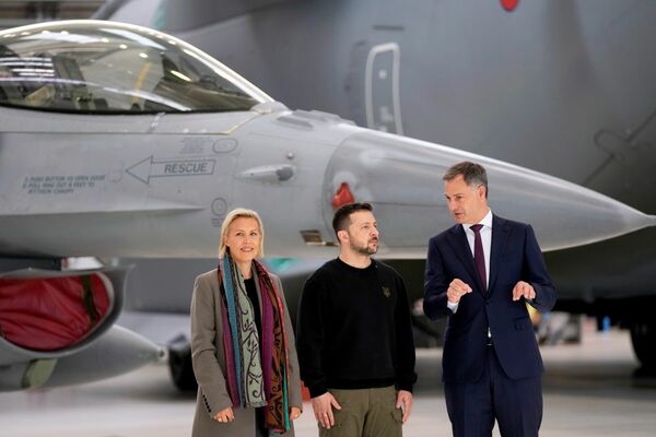 ベルギーもウクライナにF-16戦闘機供与へ