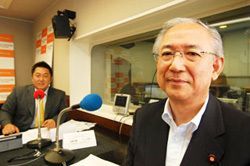 「マット安川のずばり勝負」ゲスト:井上義久/前田せいめい撮影