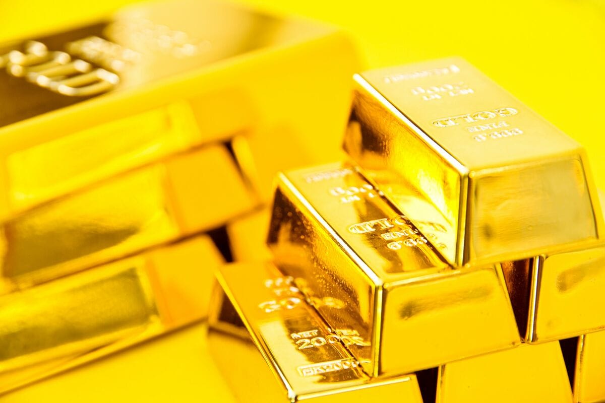 最強」の資産防衛、今こそ金に投資すべきか…株・債券・為替との相関は？「ビットコイン」とは逆の動きも  【JBpressナナメから聞く】経済コラムニスト・志田富雄氏③(2/4) | JBpress (ジェイビープレス)