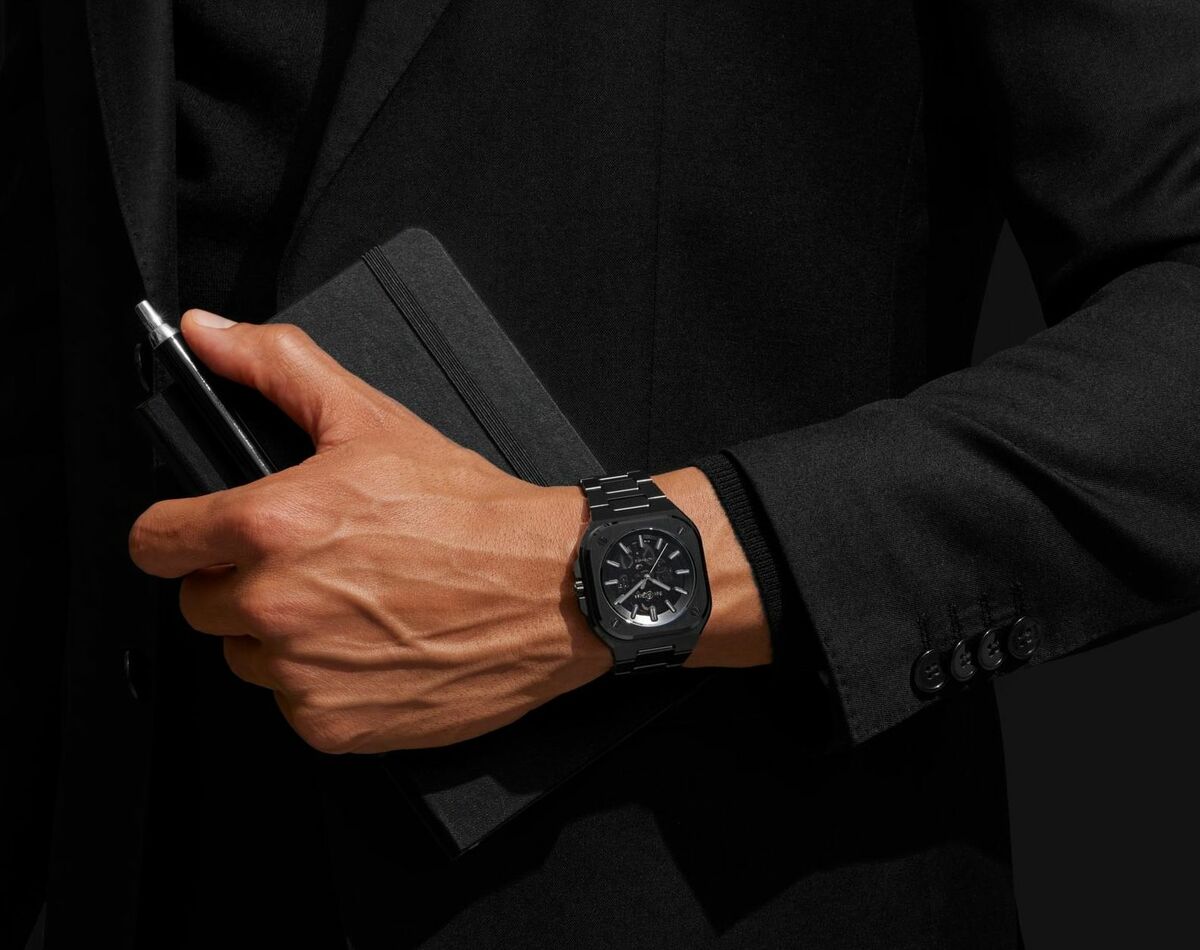 ベル＆ロスBR05からブラックセラミックのスケルトンモデルが ベル