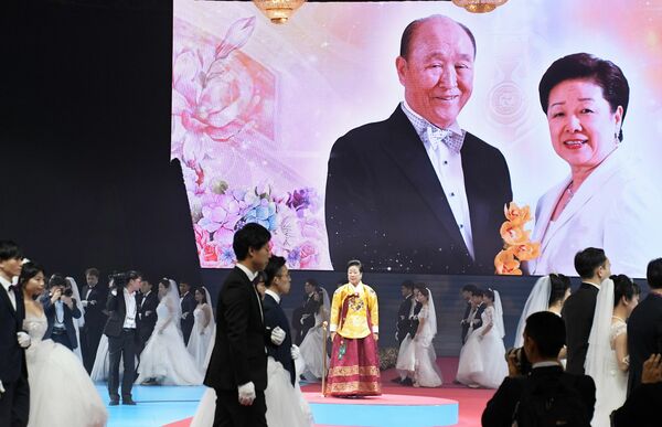 韓国で開かれた統一教会の合同結婚式(写真:UPI/アフロ)